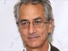 David Strathairn