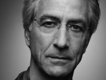 David Strathairn