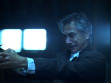 David Strathairn