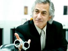 David Strathairn