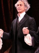 David Strathairn