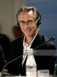 David Strathairn