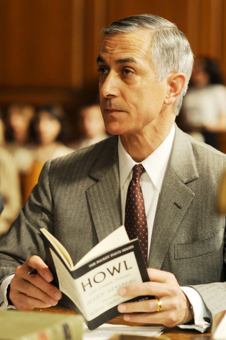 David Strathairn