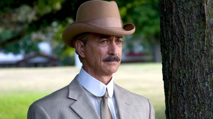 David Strathairn