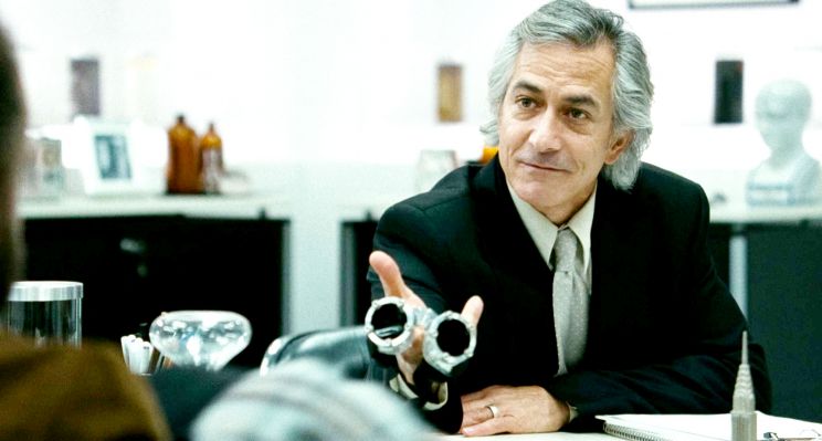 David Strathairn