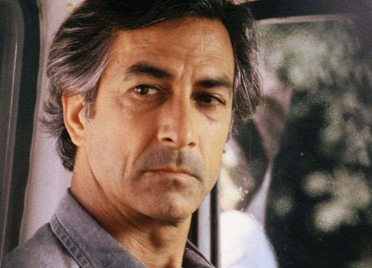 David Strathairn