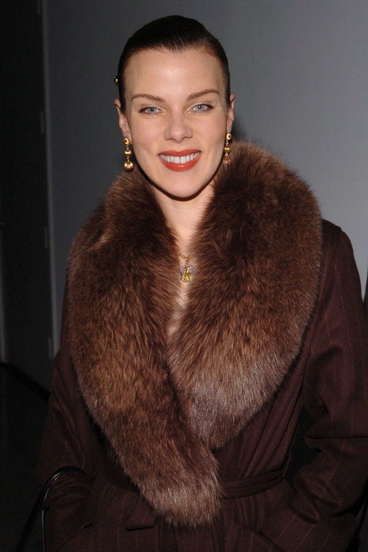 Debi Mazar