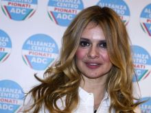 Debora Caprioglio photo