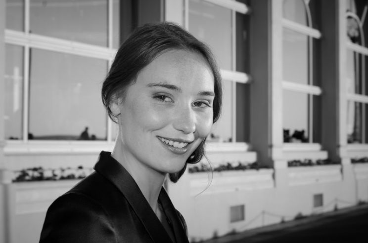 Déborah François