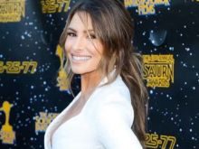 Debra Azar