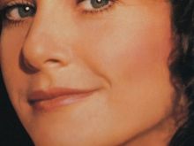 Debra Winger photo