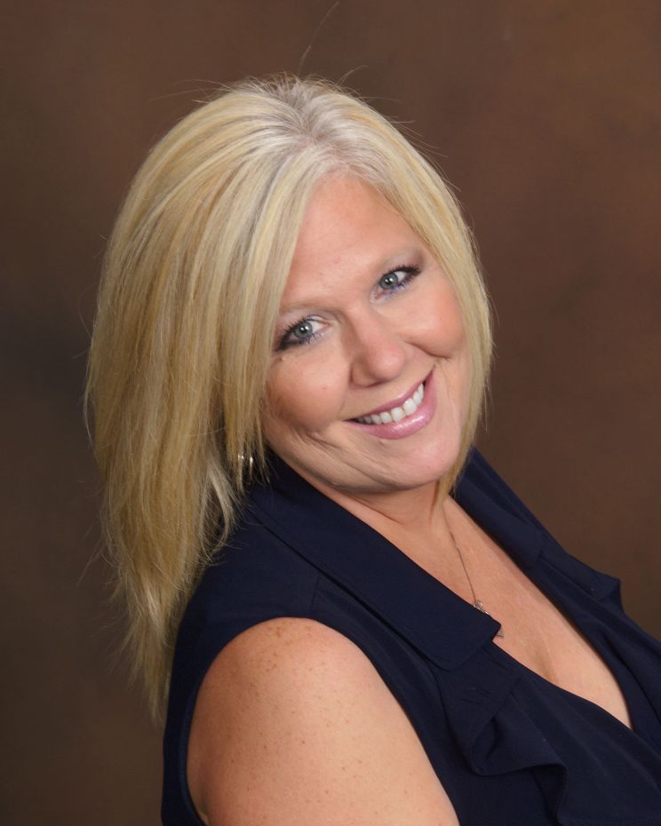 Dee Hartford