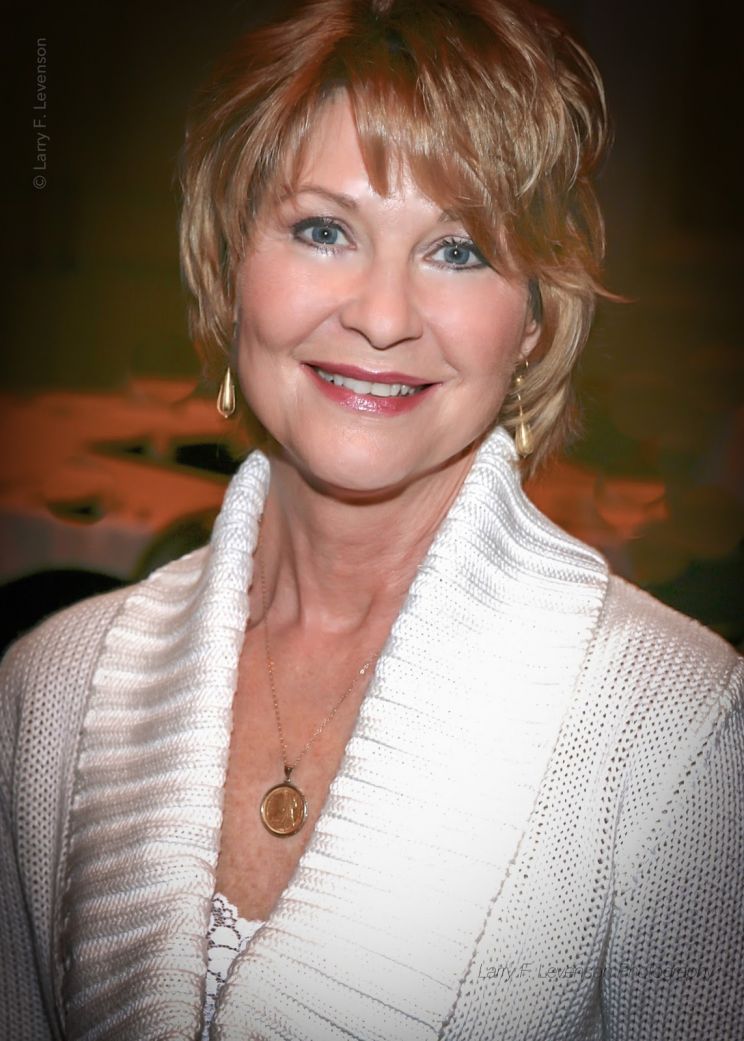 Dee Wallace