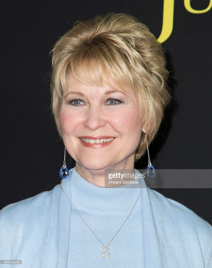 Dee Wallace