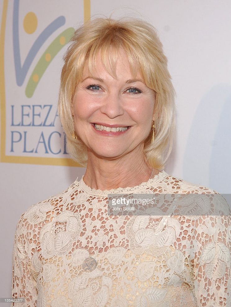 Dee Wallace