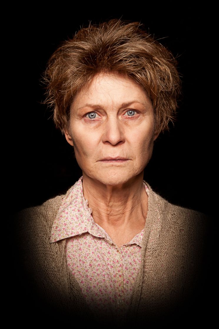 Dee Wallace