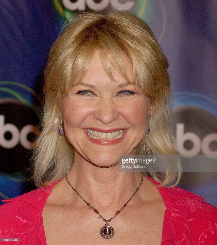 Dee Wallace