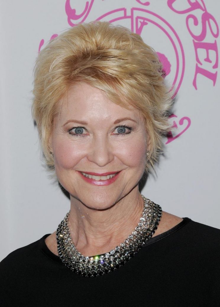 Dee Wallace