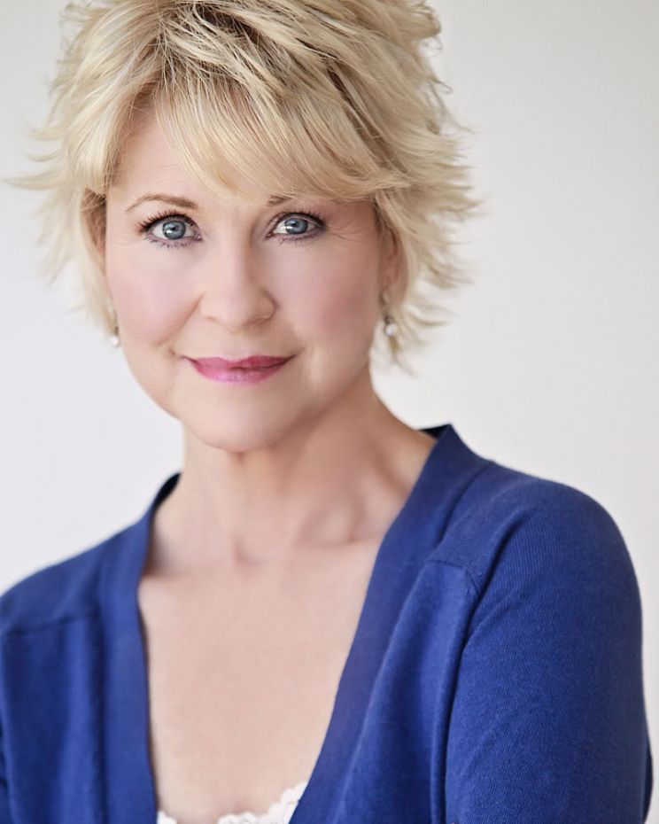 Dee Wallace