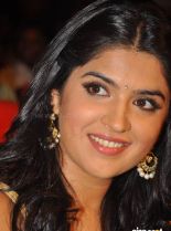 Deeksha Seth #4010583 picture (Portrait Medium)