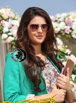 Deeksha Seth #4010587 picture (Portrait Medium)