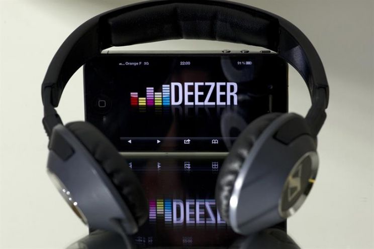 Deezer D