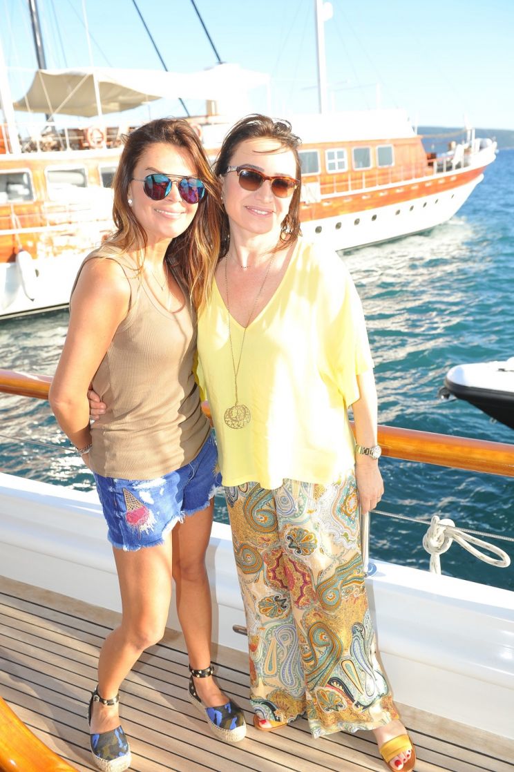 Demet Akbag