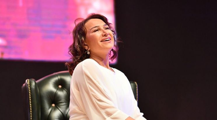 Demet Akbag