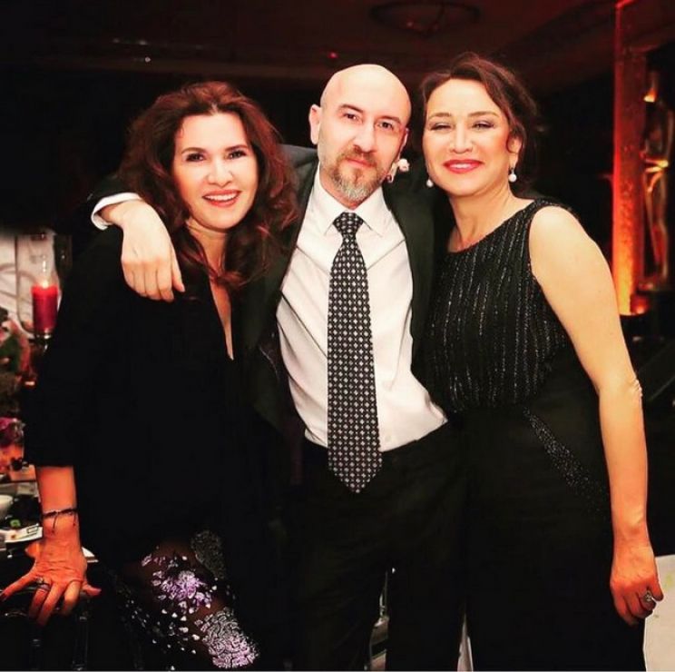 Demet Akbag