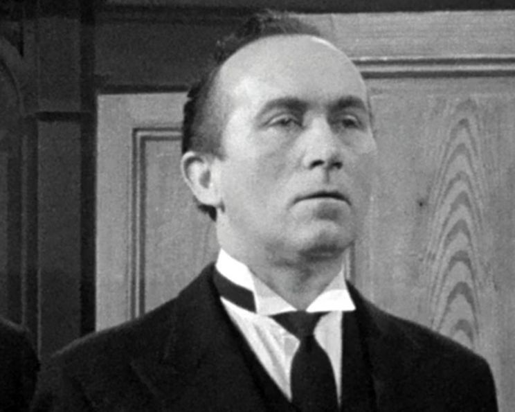 Denis Quilley