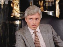 Dennis Holahan
