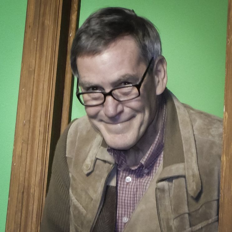 Dennis Howard
