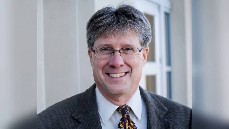 Dennis Howard