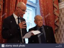 Derek Fowlds