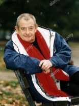 Derek Fowlds