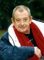 Derek Fowlds