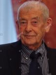 Derek Fowlds