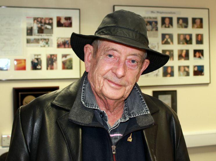 Derek Fowlds