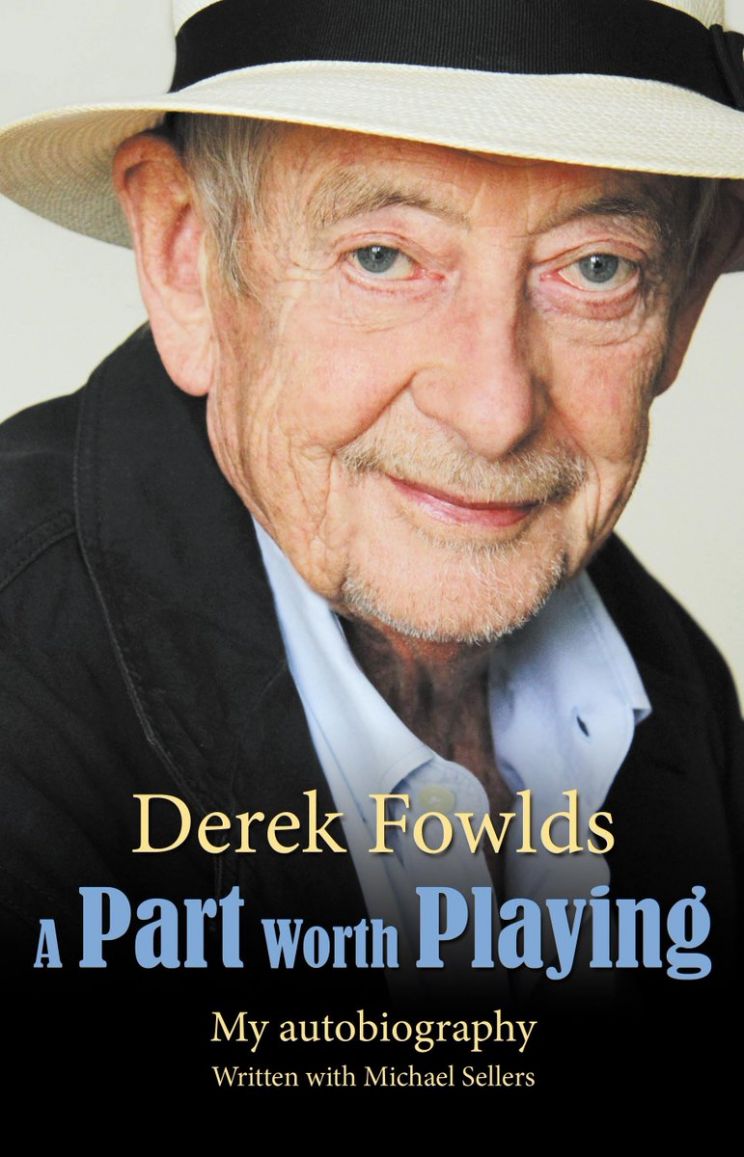 Derek Fowlds