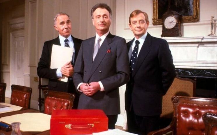 Derek Fowlds