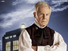 Derek Jacobi