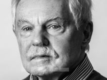 Derek Jacobi