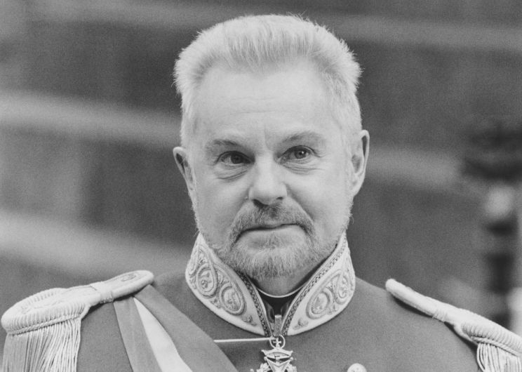 Derek Jacobi