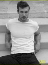 Derek Theler photo