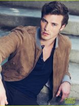 Derek Theler photo