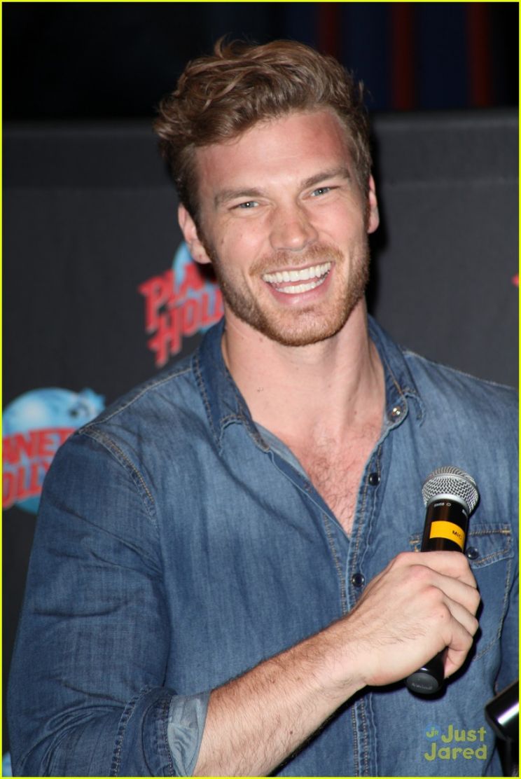 Derek Theler