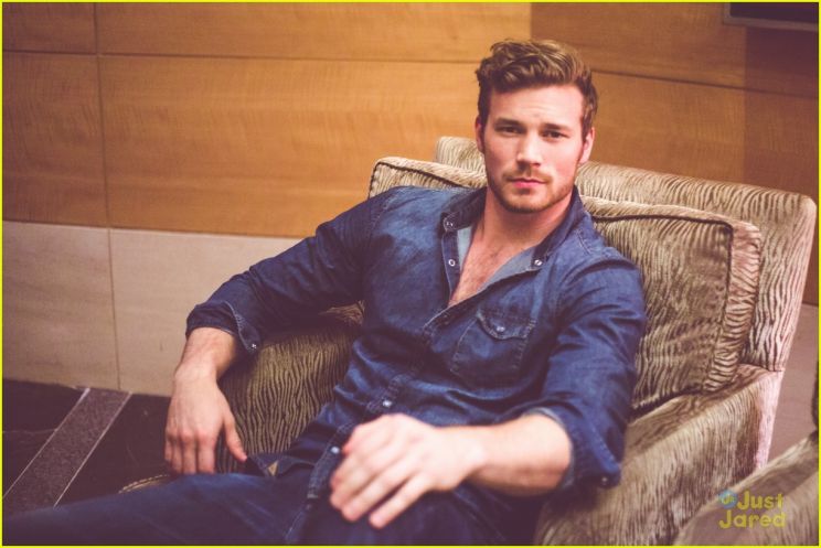 Derek Theler