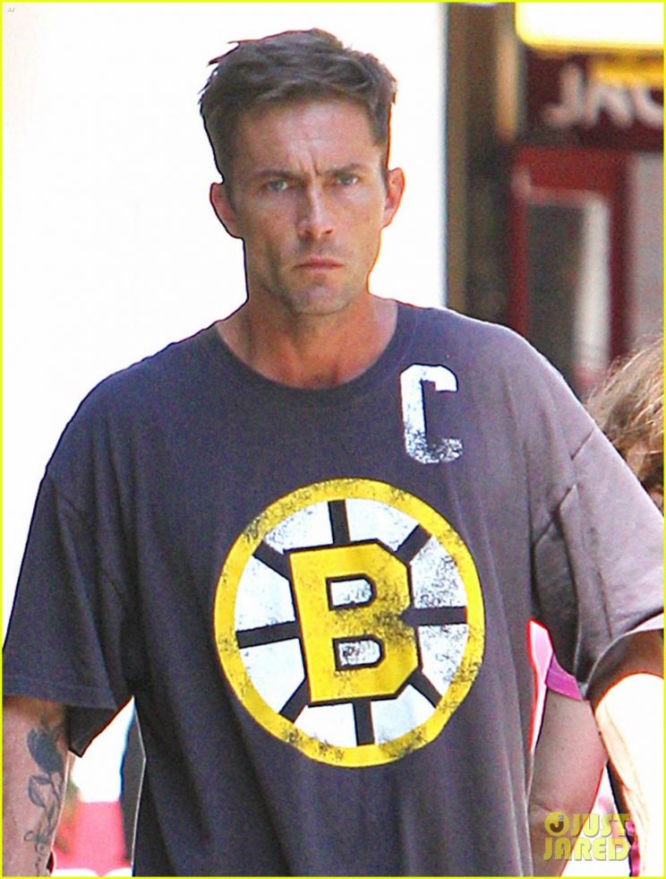 Desmond Harrington