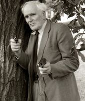 Desmond Llewelyn