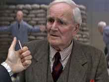 Desmond Llewelyn